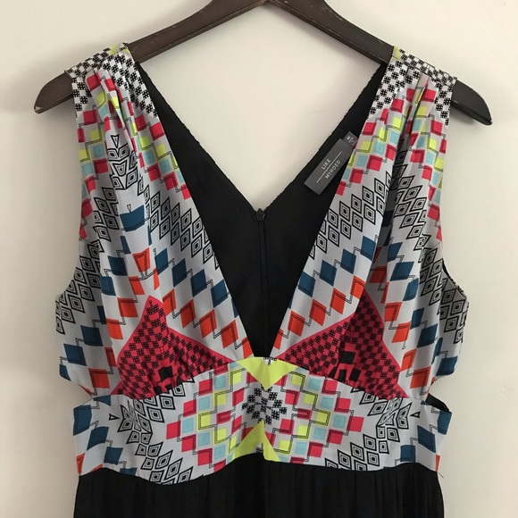 Like Mynded | Emmett Maxi Dress in Cosmic Plunging | Medium - Picture 5 of 11